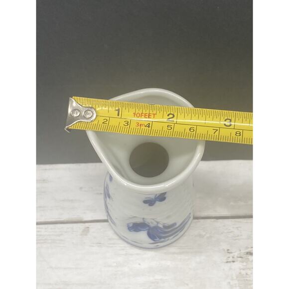 Small Antique Japanese Blue and White Porcelain Sakura Tree Sake Bottle - Picture 5 of 10